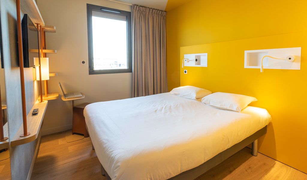 family room hotel rennes ibis budget